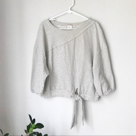 Anthropologie Tops - Anthropologie Postmark Cropped Tie Grey Top